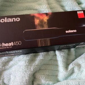 Solano Sleek Heat 450 1 1/4” flat Iron